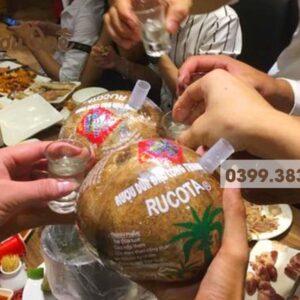 Hinh anh mua ruou dua o dau uy tin chat luong