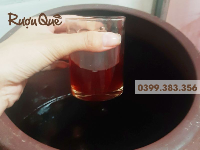 Hình ảnh chum Rượu mận đỏ Sapa
