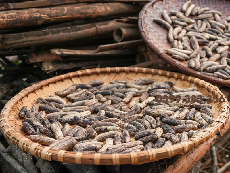 Chuối hột sấy trước khi ngâm rượu