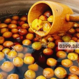 Ngâm ủ Rượu mơ má đào Tây Bắc truyền thống