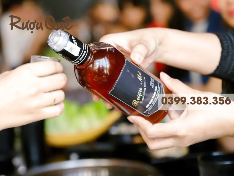 Hình ảnh rượu mơ má đào Đà Lạt