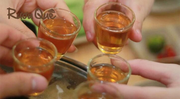 Đặc sản rượu táo mèo Tây Bắc